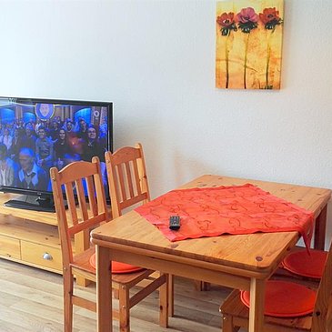 Fewo2A_TV_Esstisch_IMG_20160915_112909