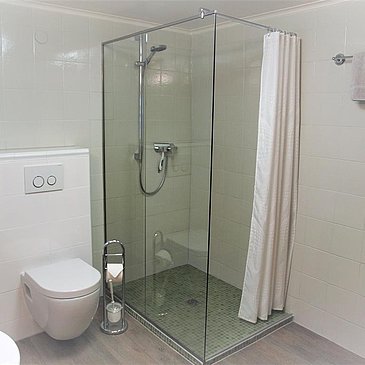 Bad 1 Etage Foto 2