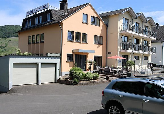 Außenansicht Christiana`s Wein und ArtHotel
