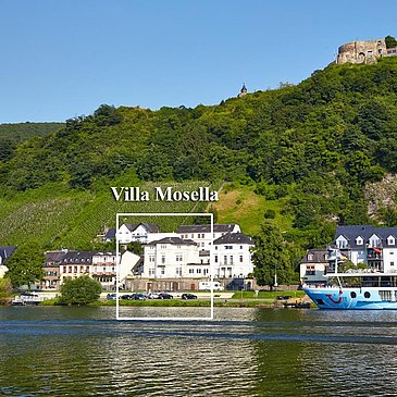 Aussenansicht Villa Mosella mit Mosel und Burg