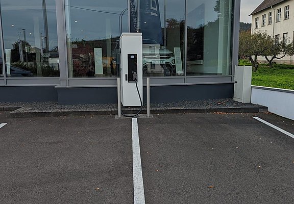Ladestation Osann-Monzel mit Parkmöglichkeit