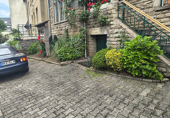 Autostellplaetze direkt vor der Tuer