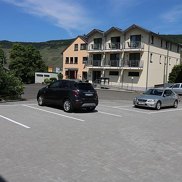 Hotel mit Parkplatz