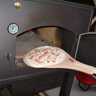 Holzbackofen